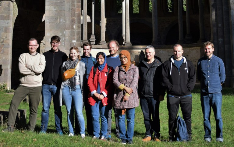 Teamfoto Kloster Heisterbach cut.jpg Teamfoto Kloster Heisterbach cut.jpg